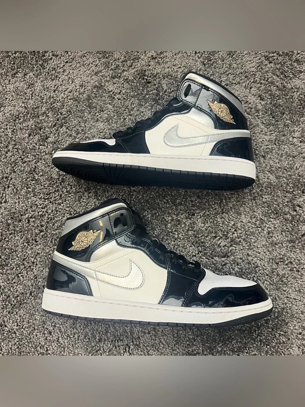 Jordan 1 Mid SE Men’s Size 12 Patent Black White Metallic Silver Gold HV0789-010